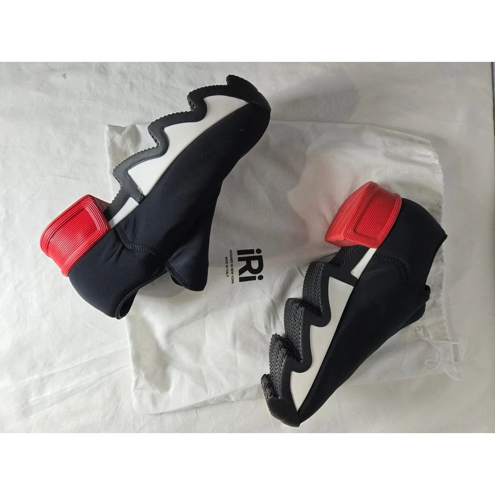 IRI NYC Avante-Garde, Sculptural Shoes Red Size 7.5US (MSRP $215)